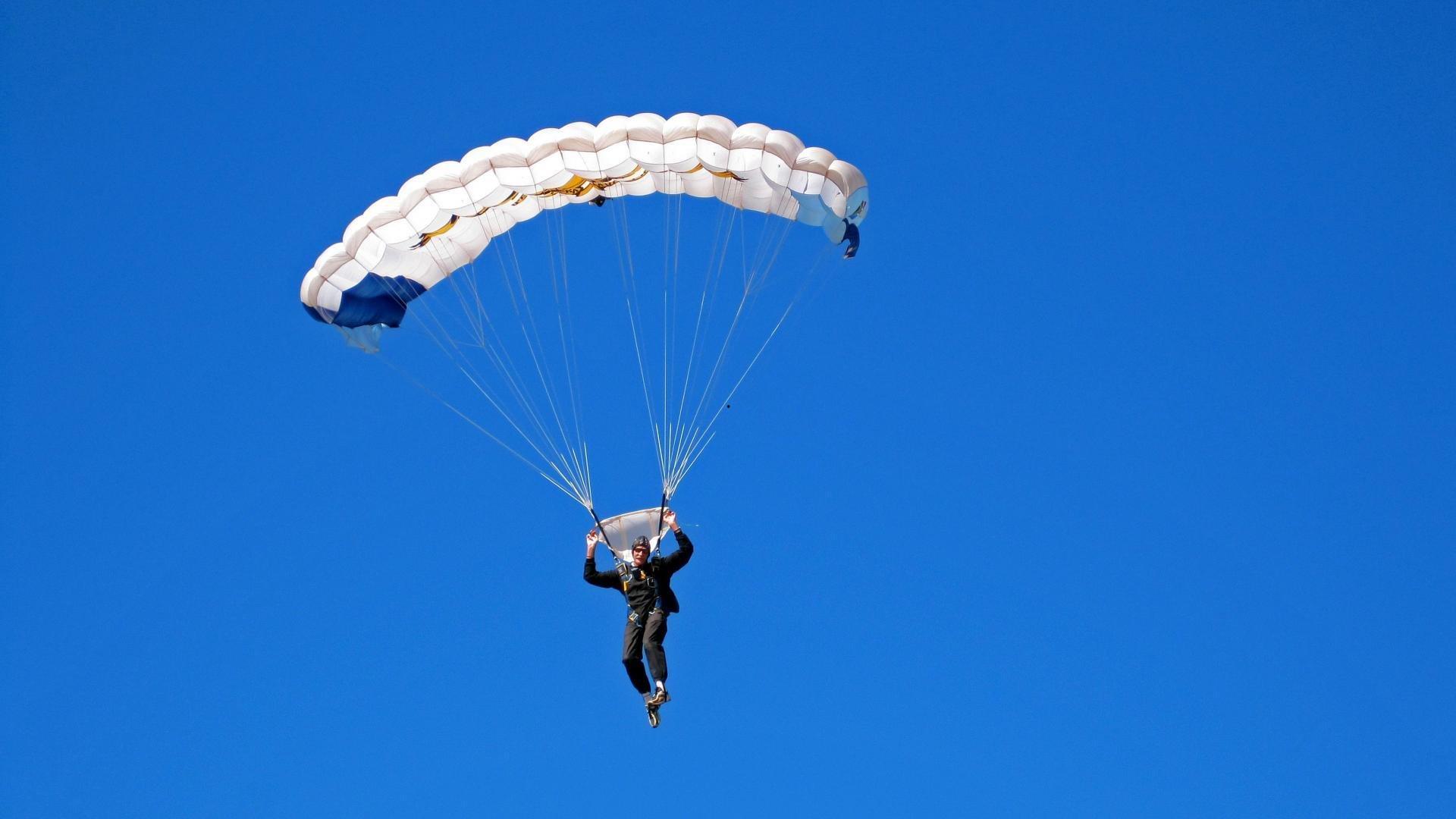 CBA赛季半程盘点,格局高大上初显 裁判问题成发展隐忧